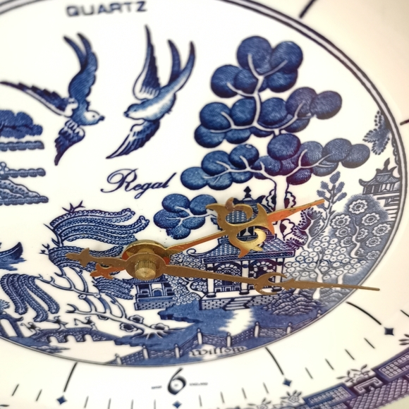 Vintage Churchill Blue Willows Wall Clock Country Wall Clock - Picture 3 of 8